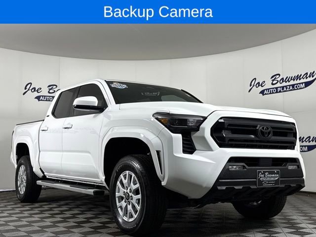 Used 2025 Toyota Tacoma SR5 image 4