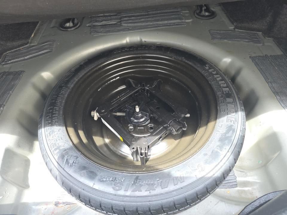Used 2019 Ford Fusion SE w/ Equipment Group 151A FWD image 10