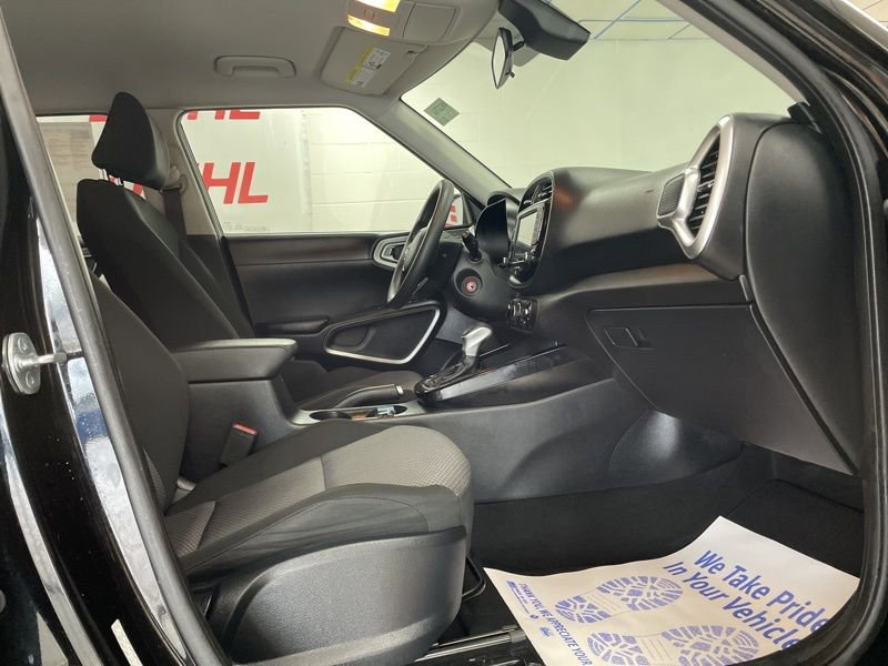 Certified 2023 Kia Soul LX w/ LX Technology Package FWD image 12