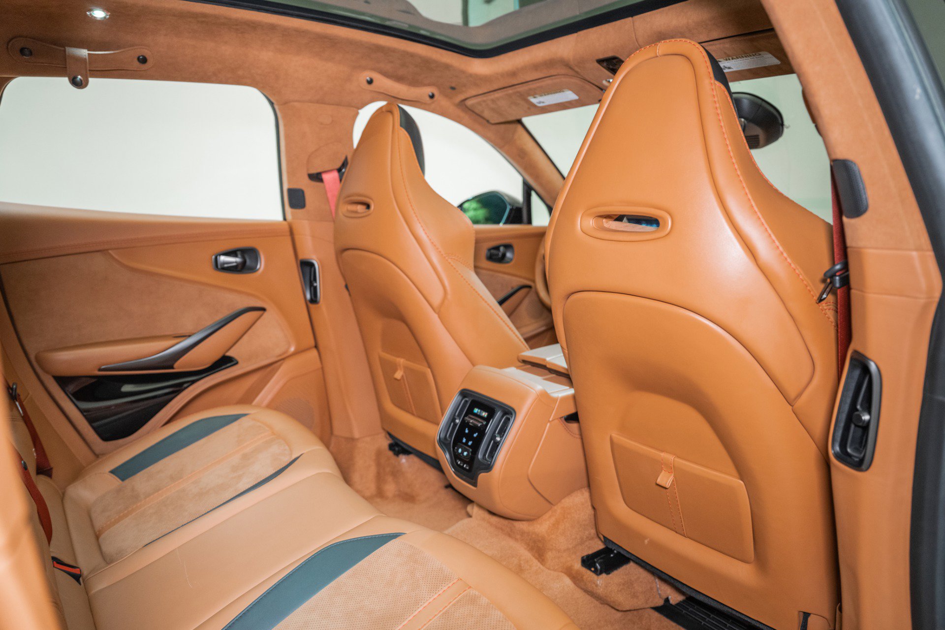 Used 2023 Aston Martin DBX 707 image 17