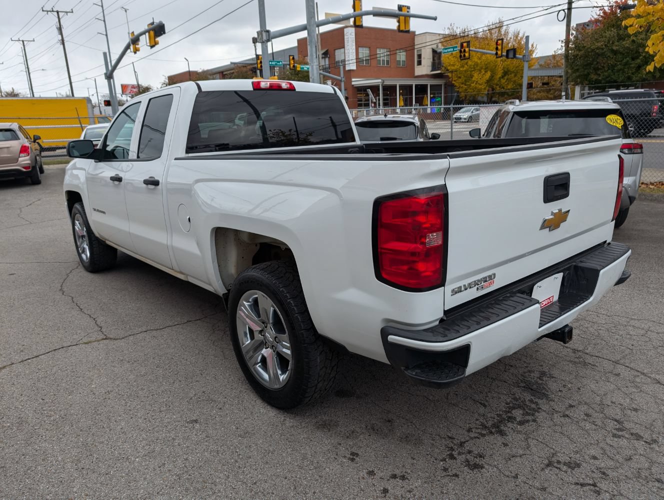 Used 2017 Chevrolet Silverado 1500 Custom w/ Custom Convenience Package RWD image 8