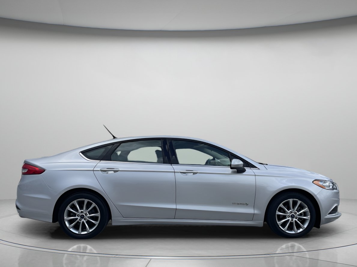 Used 2017 Ford Fusion S FWD image 2