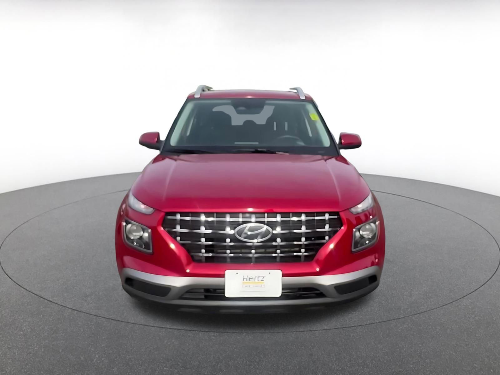 Used 2025 Hyundai Venue SEL image 4