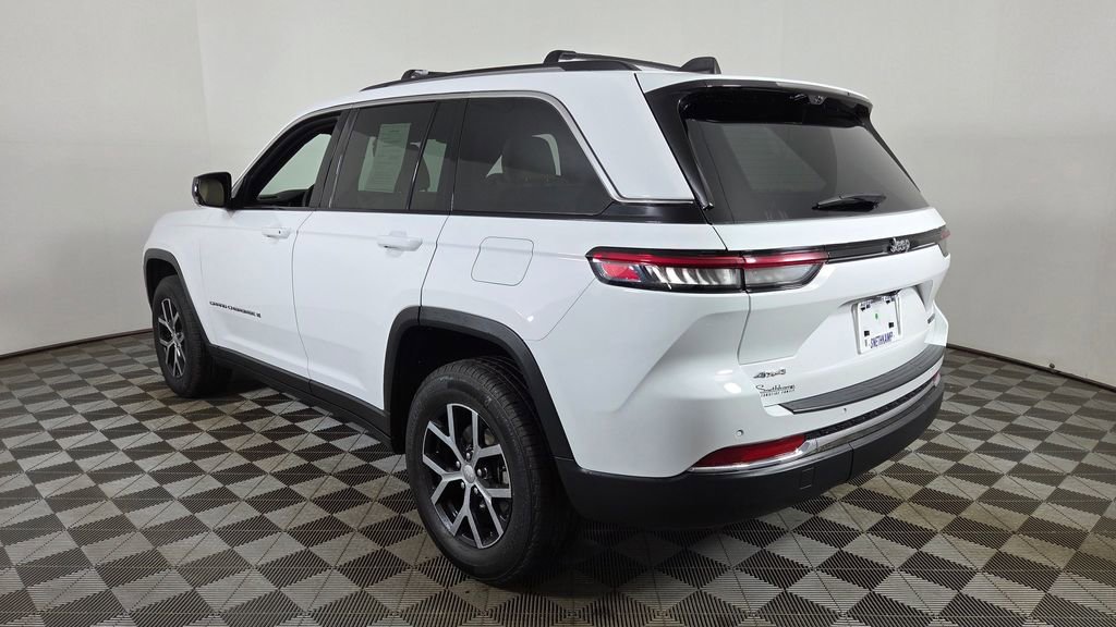 Used 2023 Jeep Grand Cherokee Limited w/ Luxury Tech Group II AWD/4WD image 7