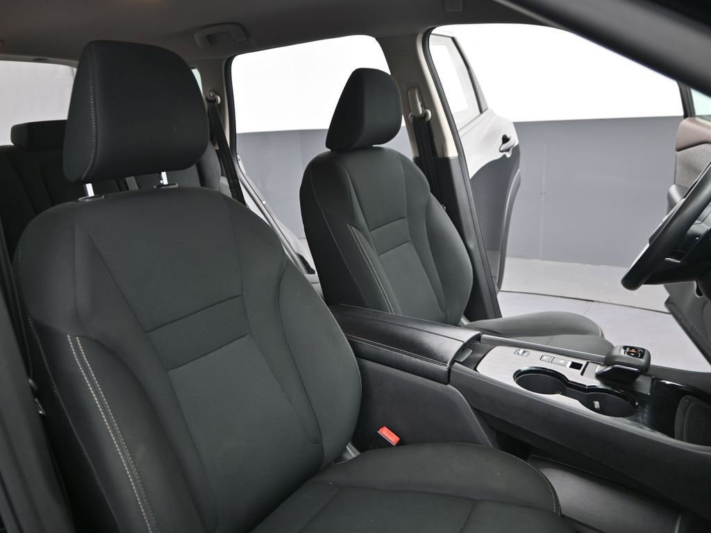 Used 2023 Nissan Rogue S image 26