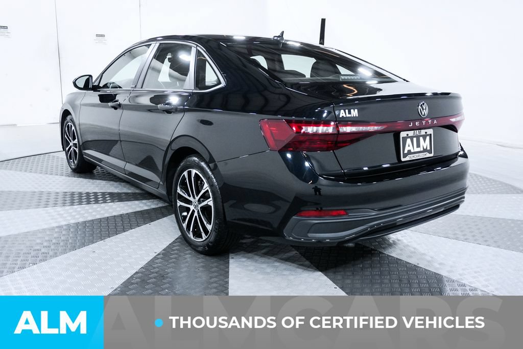 Used 2025 Volkswagen Jetta Sport FWD image 4