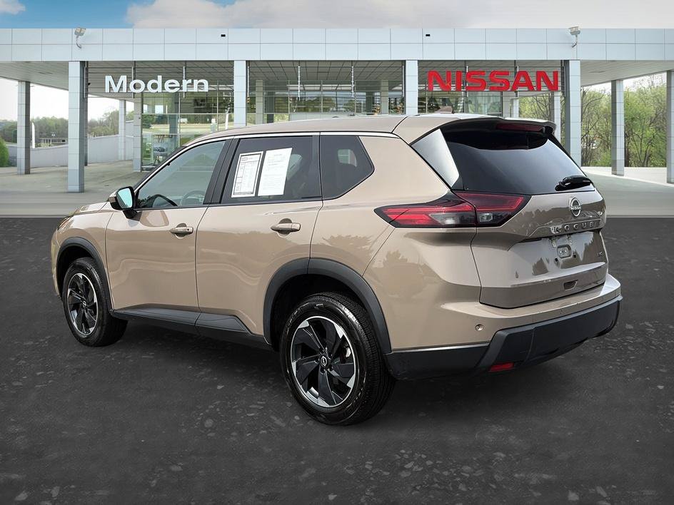 Certified 2025 Nissan Rogue SV AWD/4WD image 3