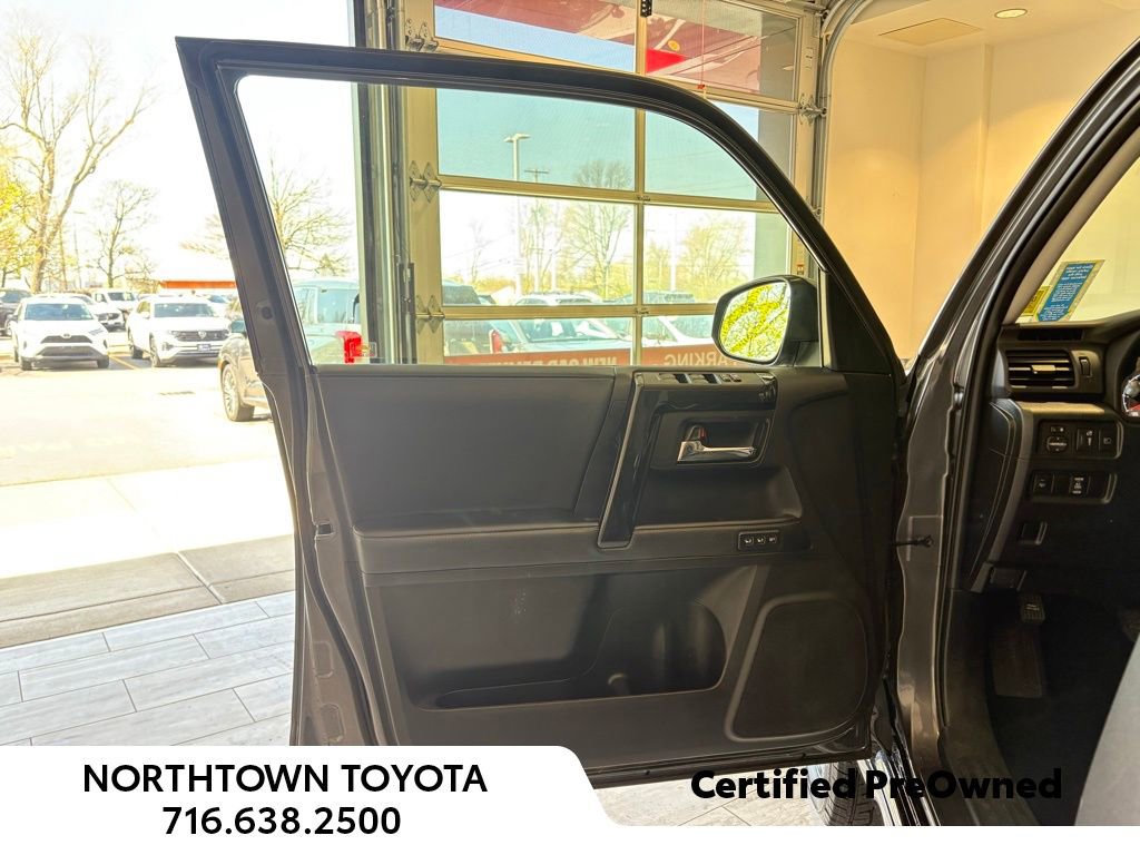 Used 2021 Toyota 4Runner Nightshade AWD/4WD image 30