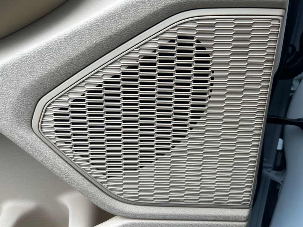 New 2025 Jeep Grand Cherokee Limited w/ Trailer Tow Package image 6