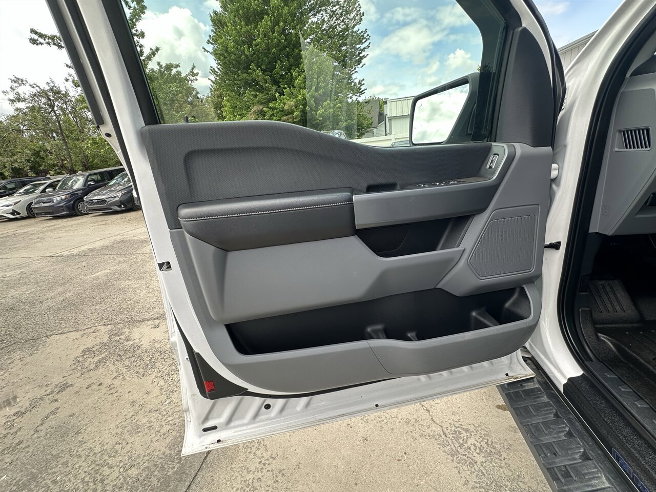 Used 2021 Ford F150 XLT AWD/4WD image 17