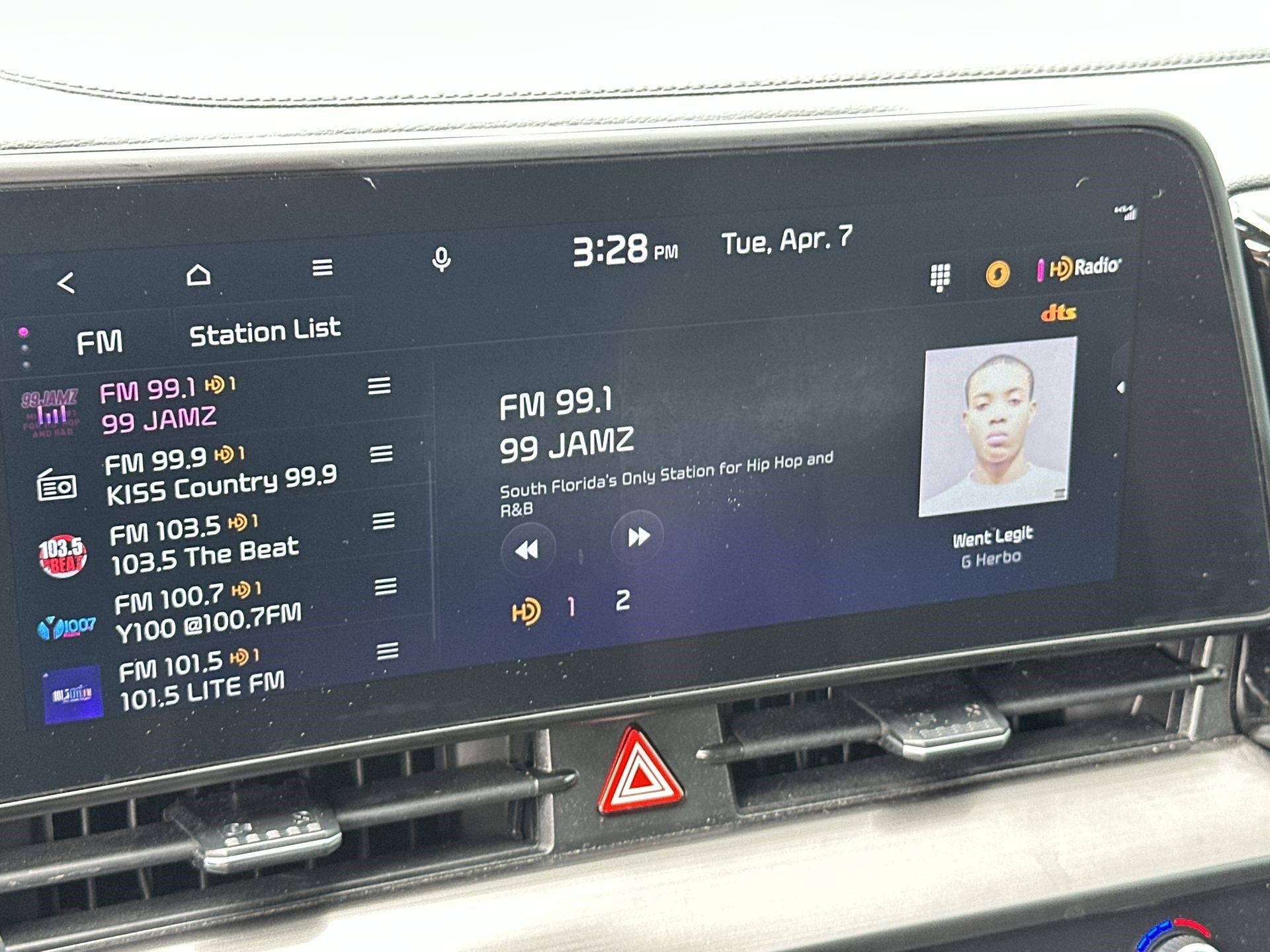 Used 2024 Kia Sportage EX image 12