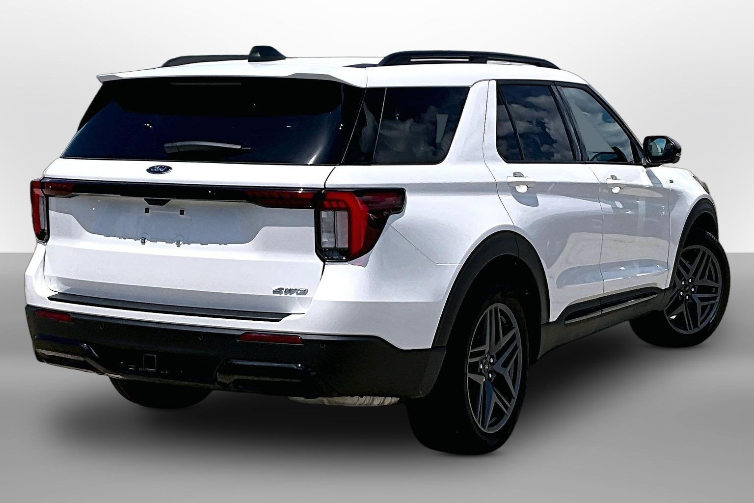 Used 2025 Ford Explorer ST-Line w/ Premium Package AWD/4WD image 11