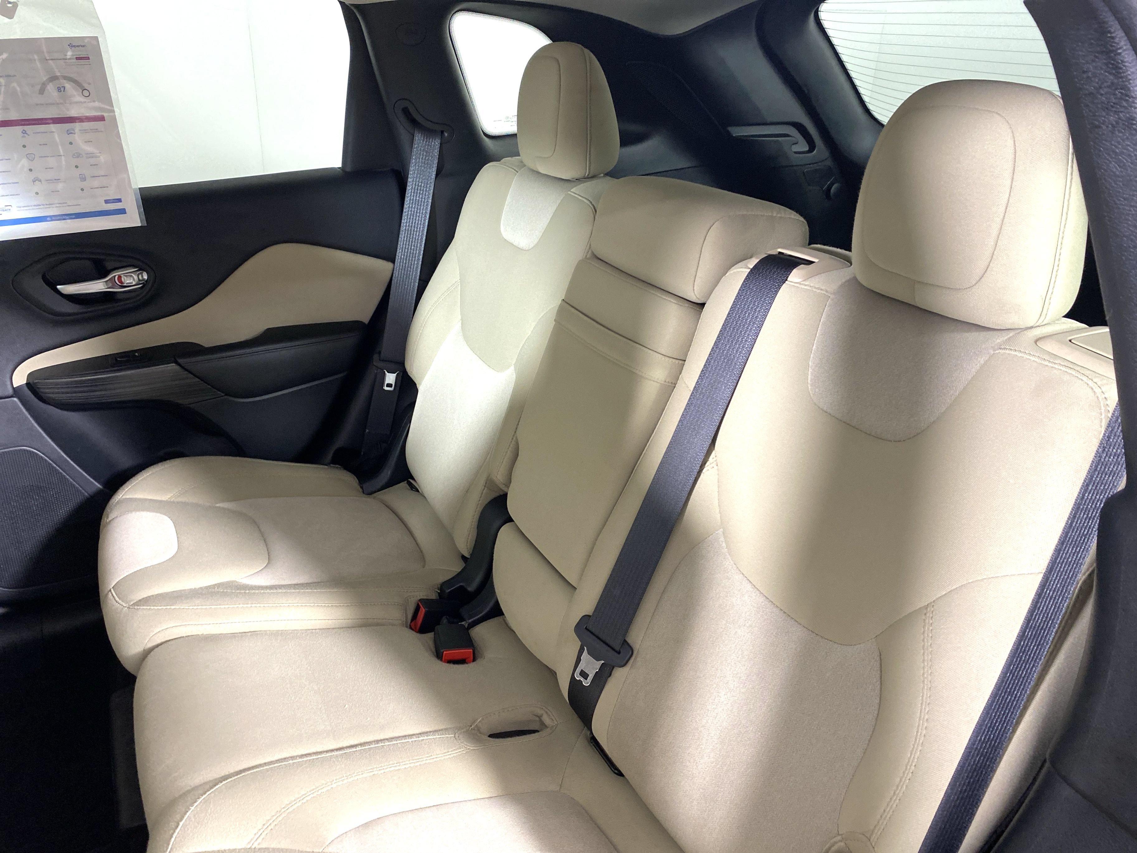 Used 2016 Jeep Cherokee Sport AWD/4WD image 29