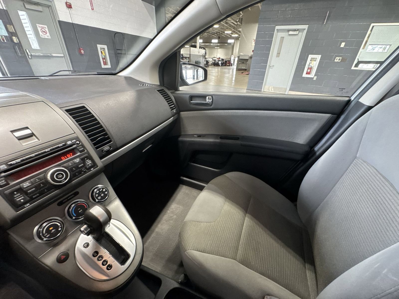 Used 2011 Nissan Sentra 2.0 SR FWD image 3