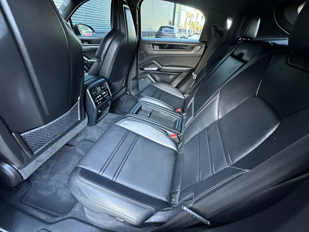 Certified 2024 Porsche Cayenne Turbo GT AWD/4WD image 38