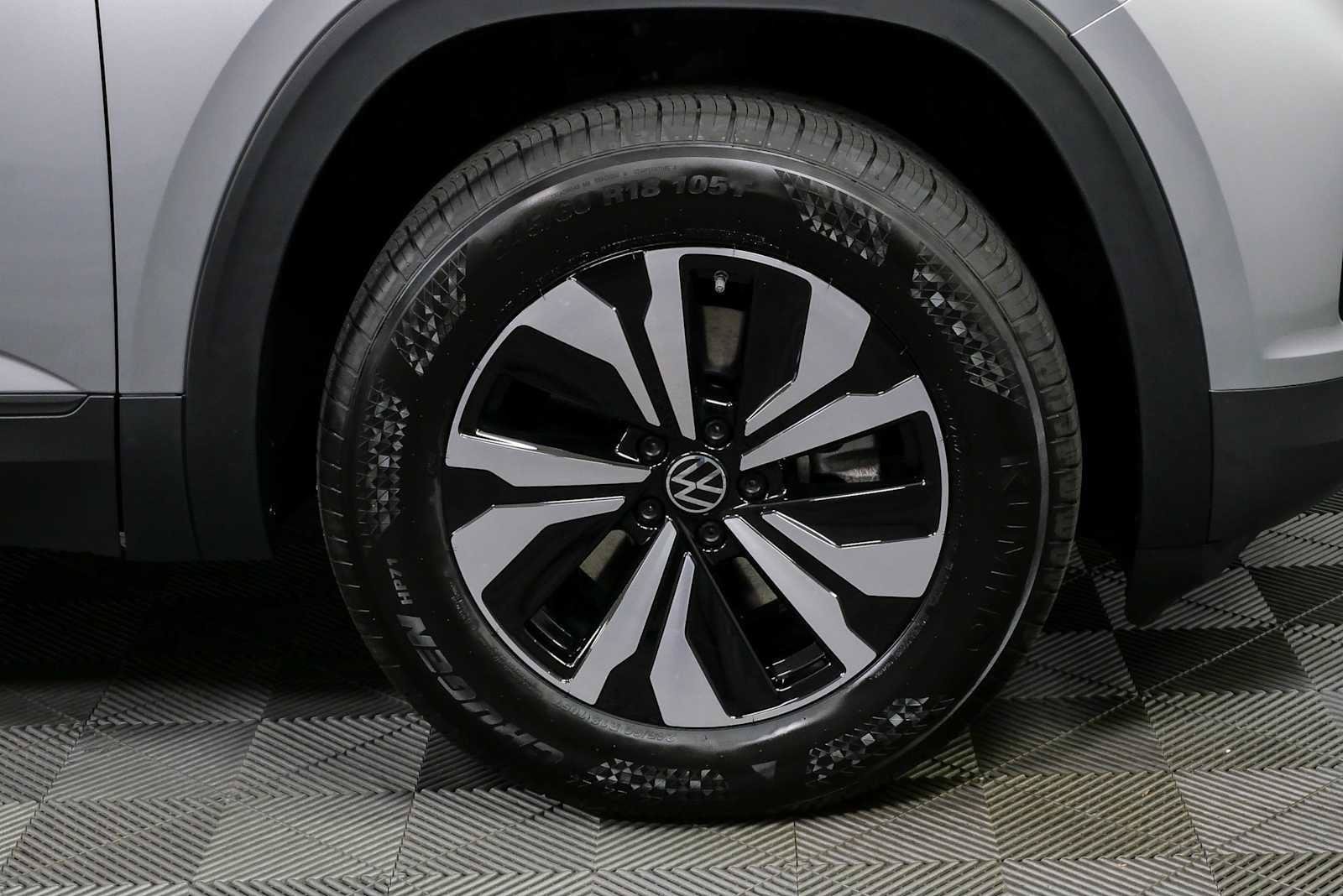 New 2026 Volkswagen Atlas Cross Sport SE FWD image 37