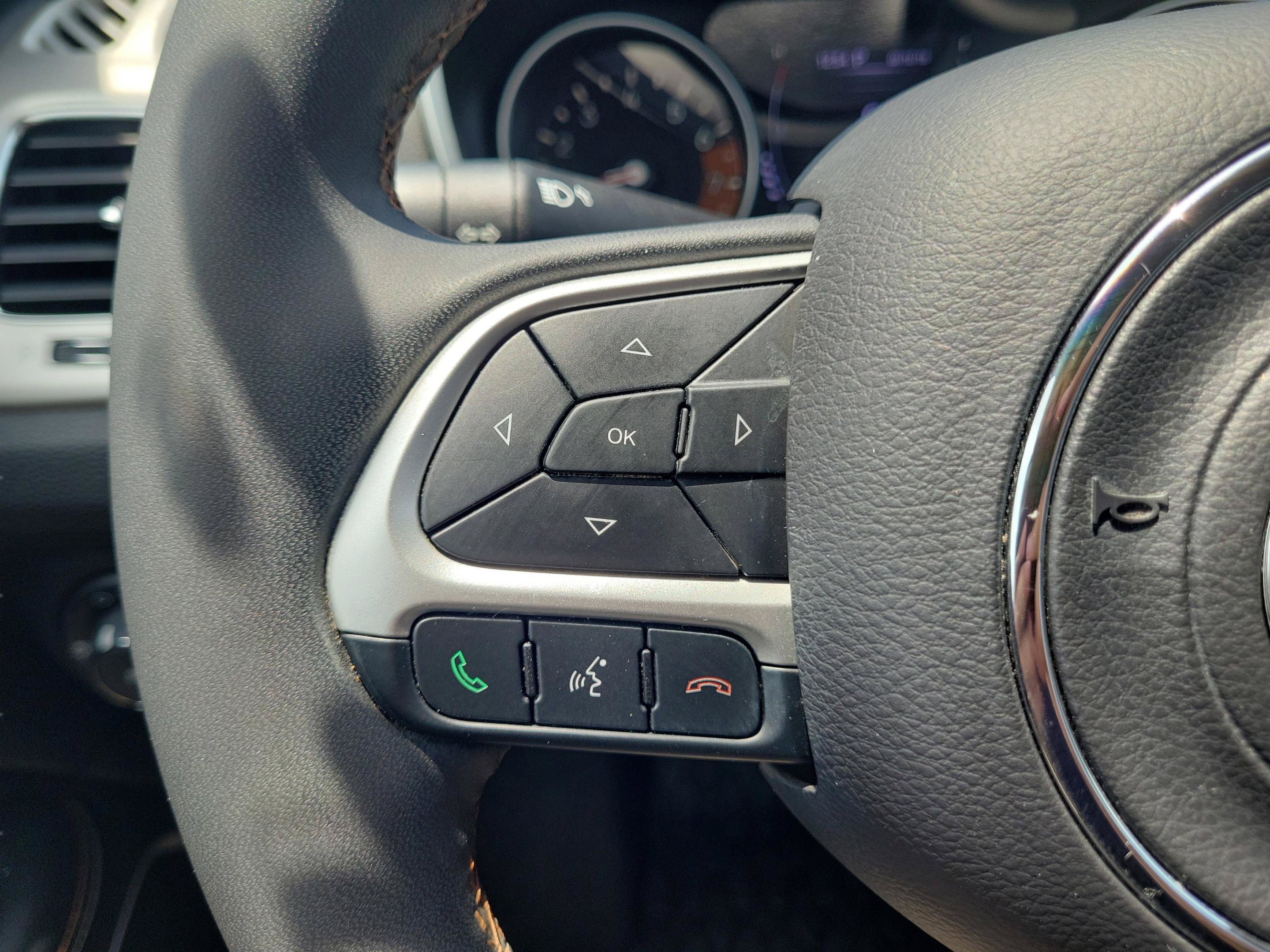 Used 2021 Jeep Compass Latitude FWD image 28