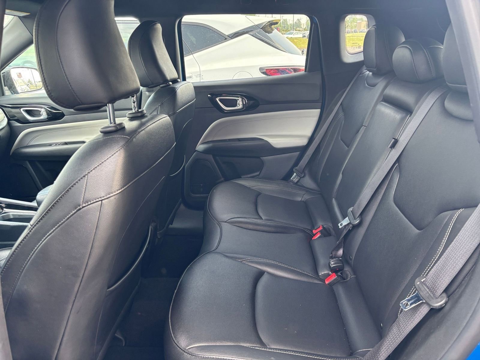 Used 2025 Jeep Compass Limited AWD/4WD image 27