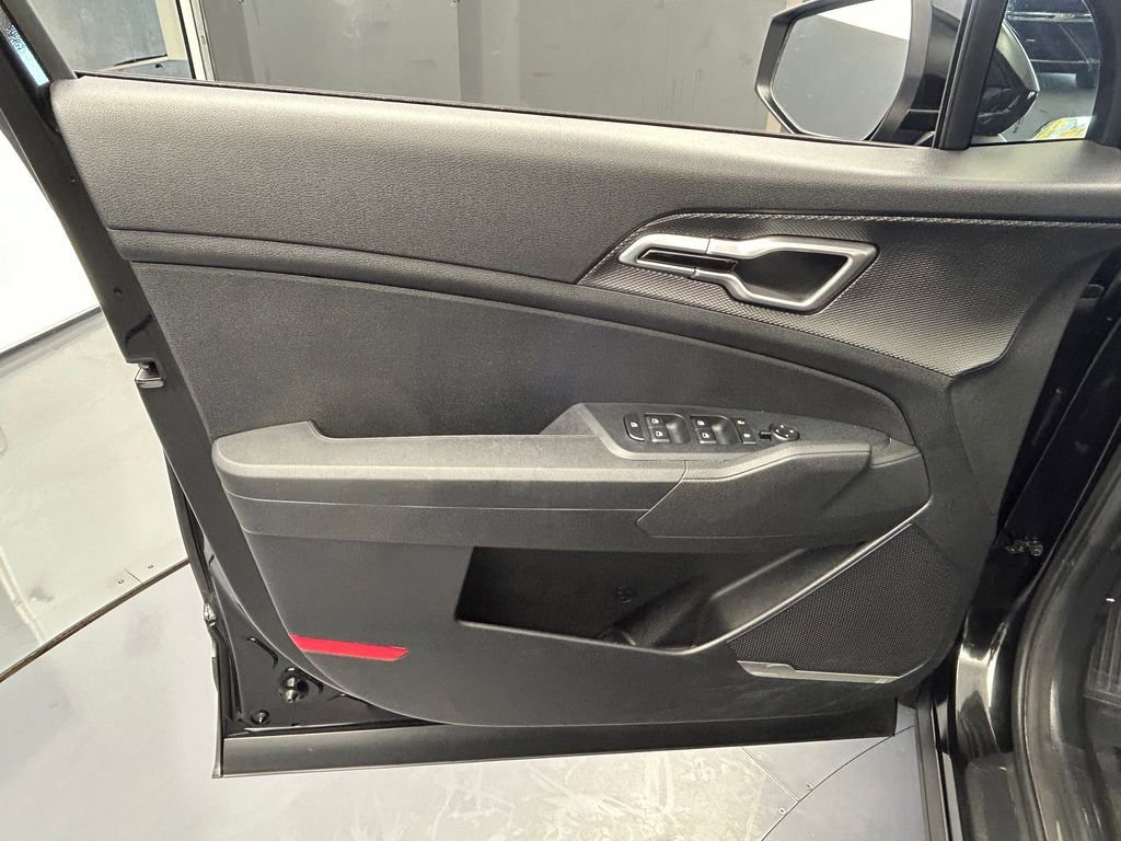 Used 2024 Kia Sportage LX image 11