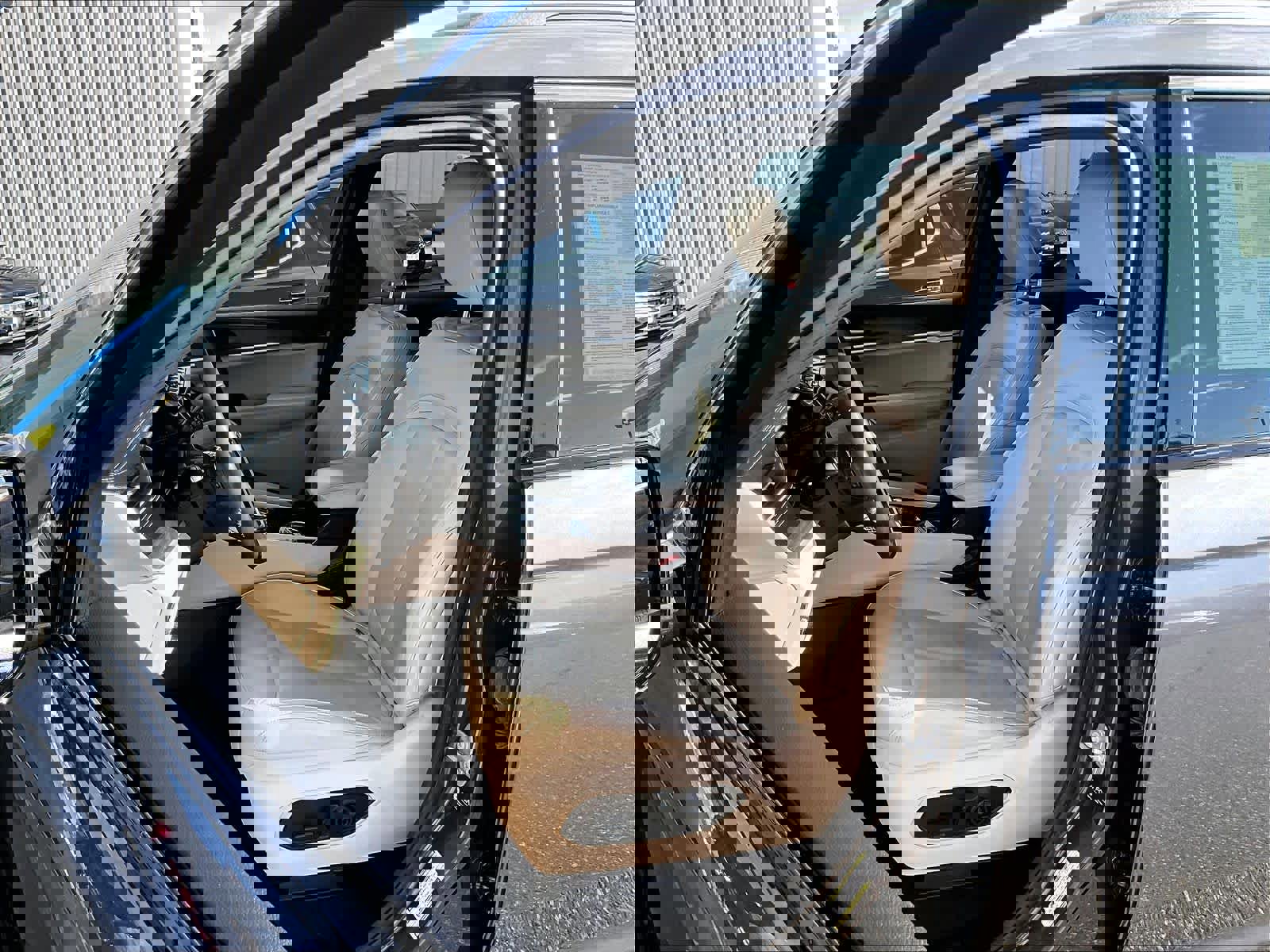 Used 2023 Jeep Grand Cherokee L Limited w/ Trailer Tow Group (B) AWD/4WD image 10