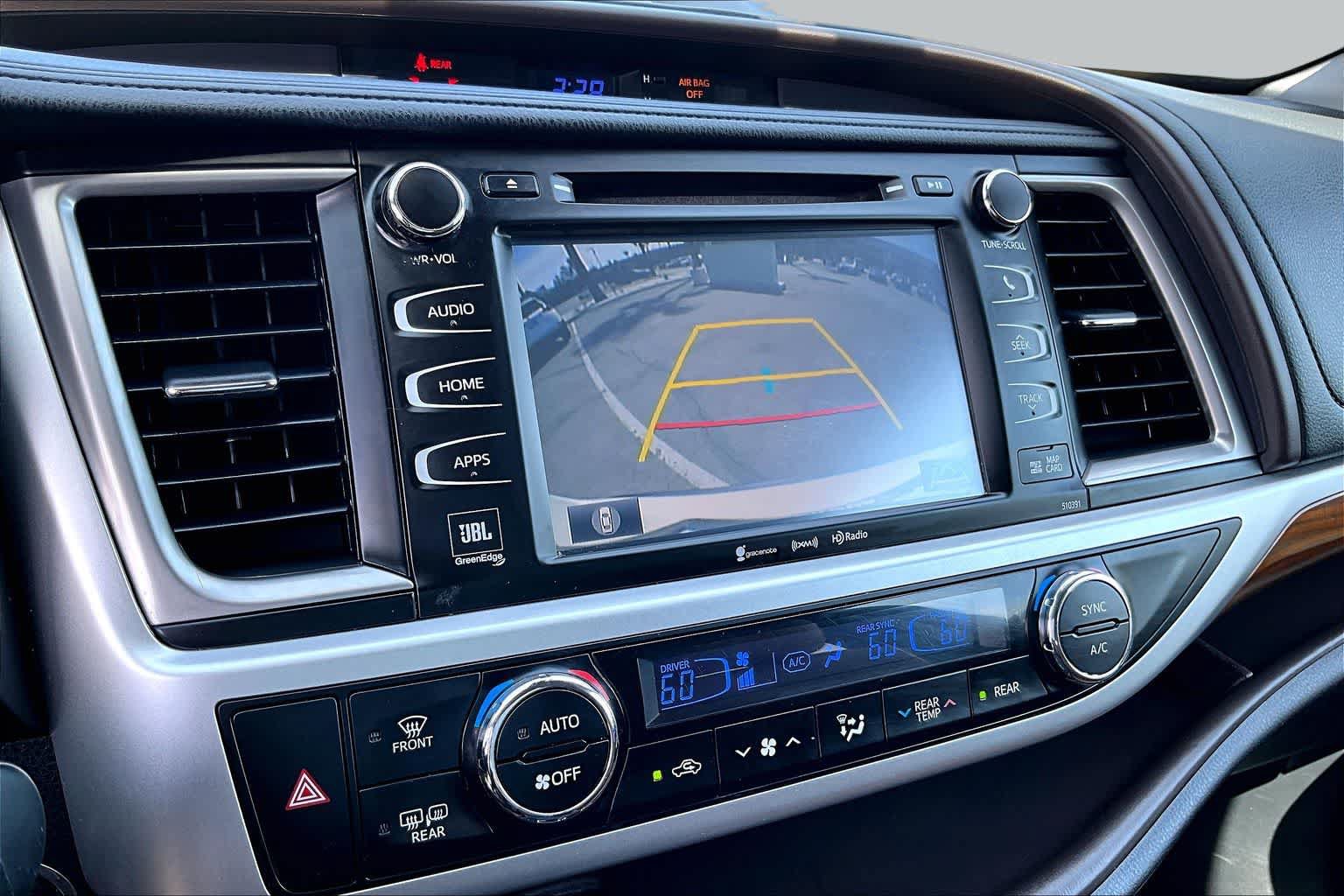 Used 2019 Toyota Highlander Limited Platinum FWD image 25