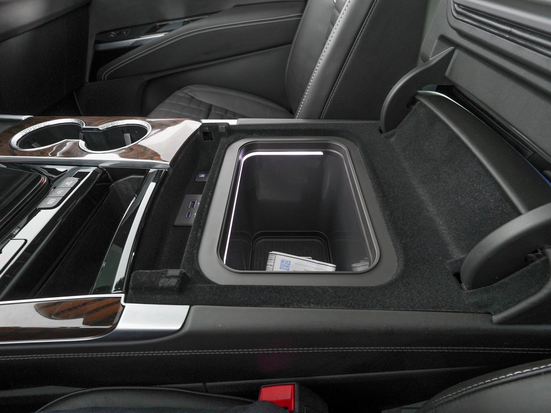 Used 2026 Cadillac Escalade Platinum Sport w/ LPO, Floor Liner Package image 33