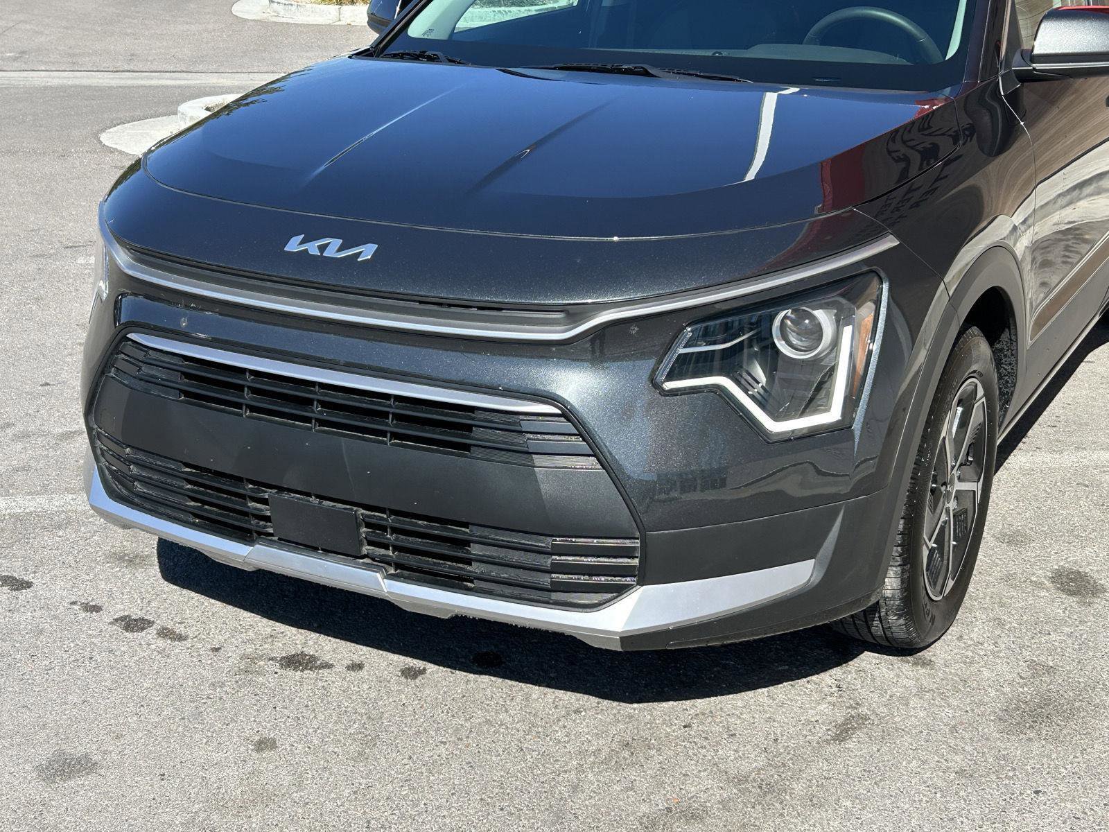Used 2025 Kia Niro EX image 4