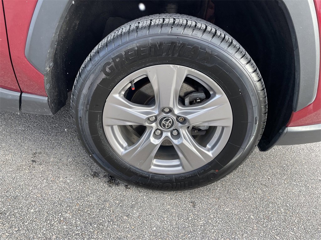 Used 2022 Toyota RAV4 XLE image 11