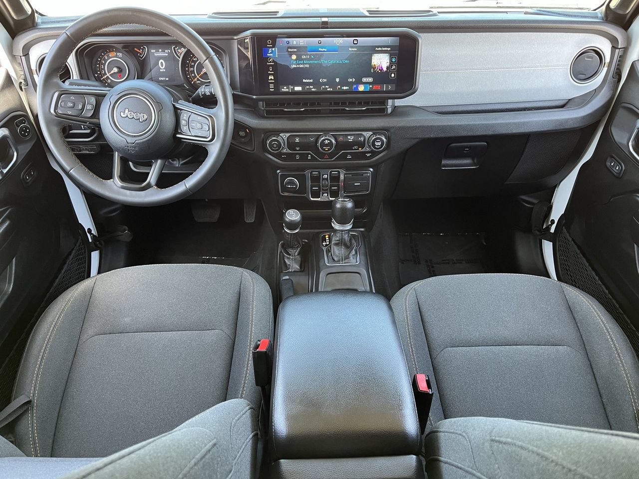 Used 2024 Jeep Wrangler Unlimited Sport AWD/4WD image 9