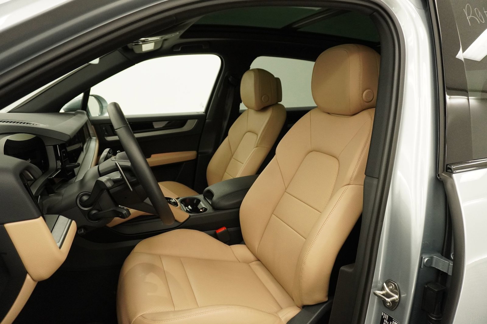 Certified 2026 Porsche Cayenne image 5