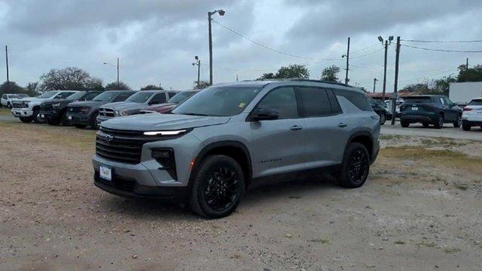 Used 2025 Chevrolet Traverse LT w/ Midnight/Sport Edition FWD image 4