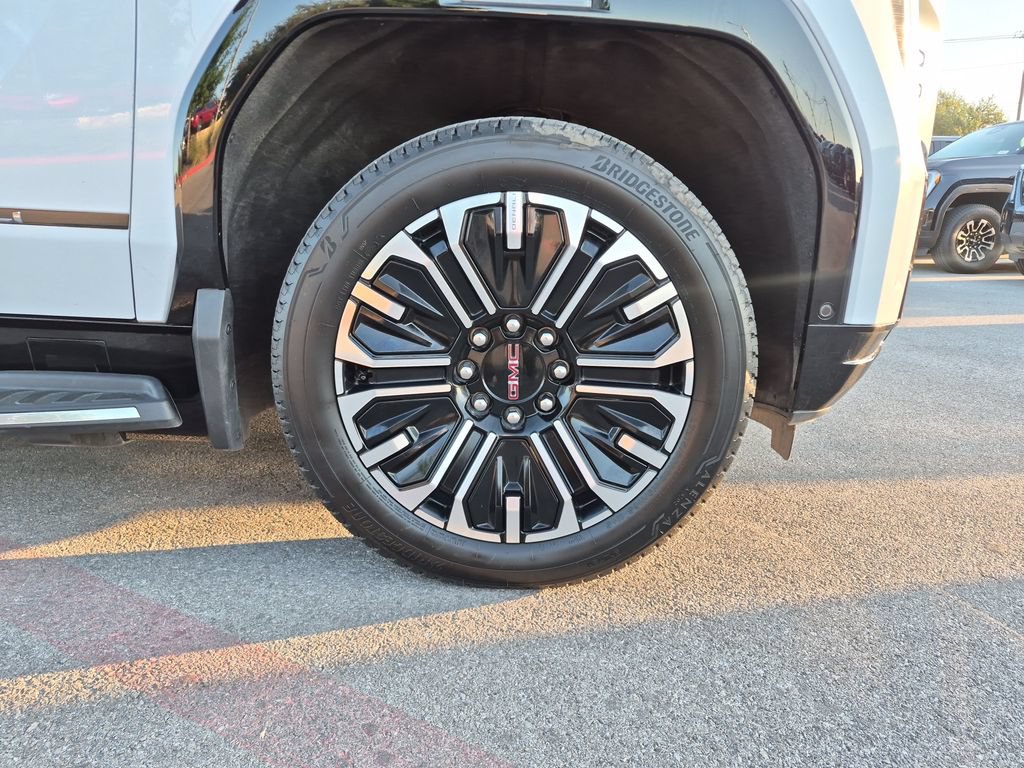 Used 2026 GMC Sierra EV Denali AWD/4WD image 16