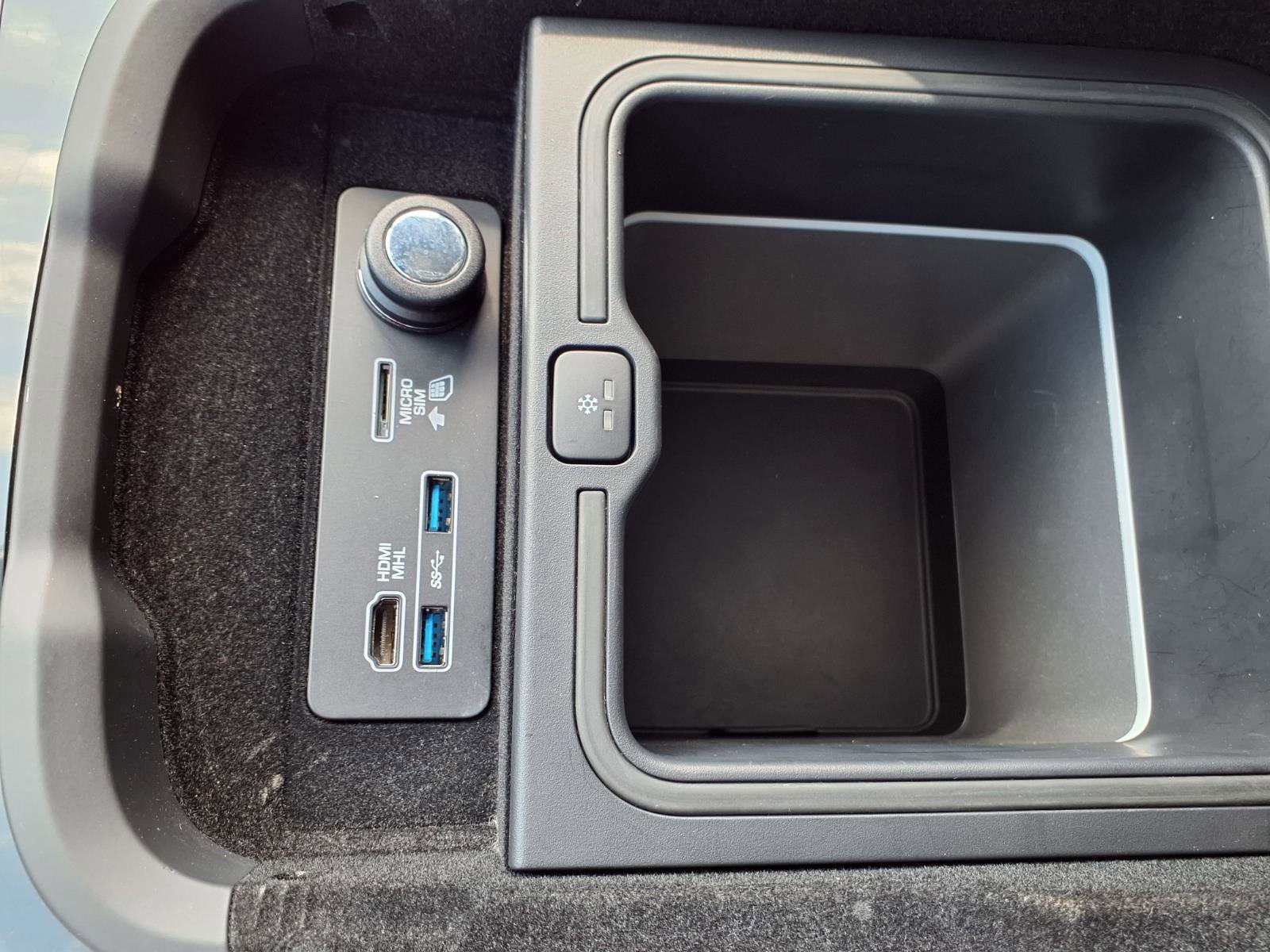 Used 2018 Land Rover Range Rover Sport HSE Dynamic image 13