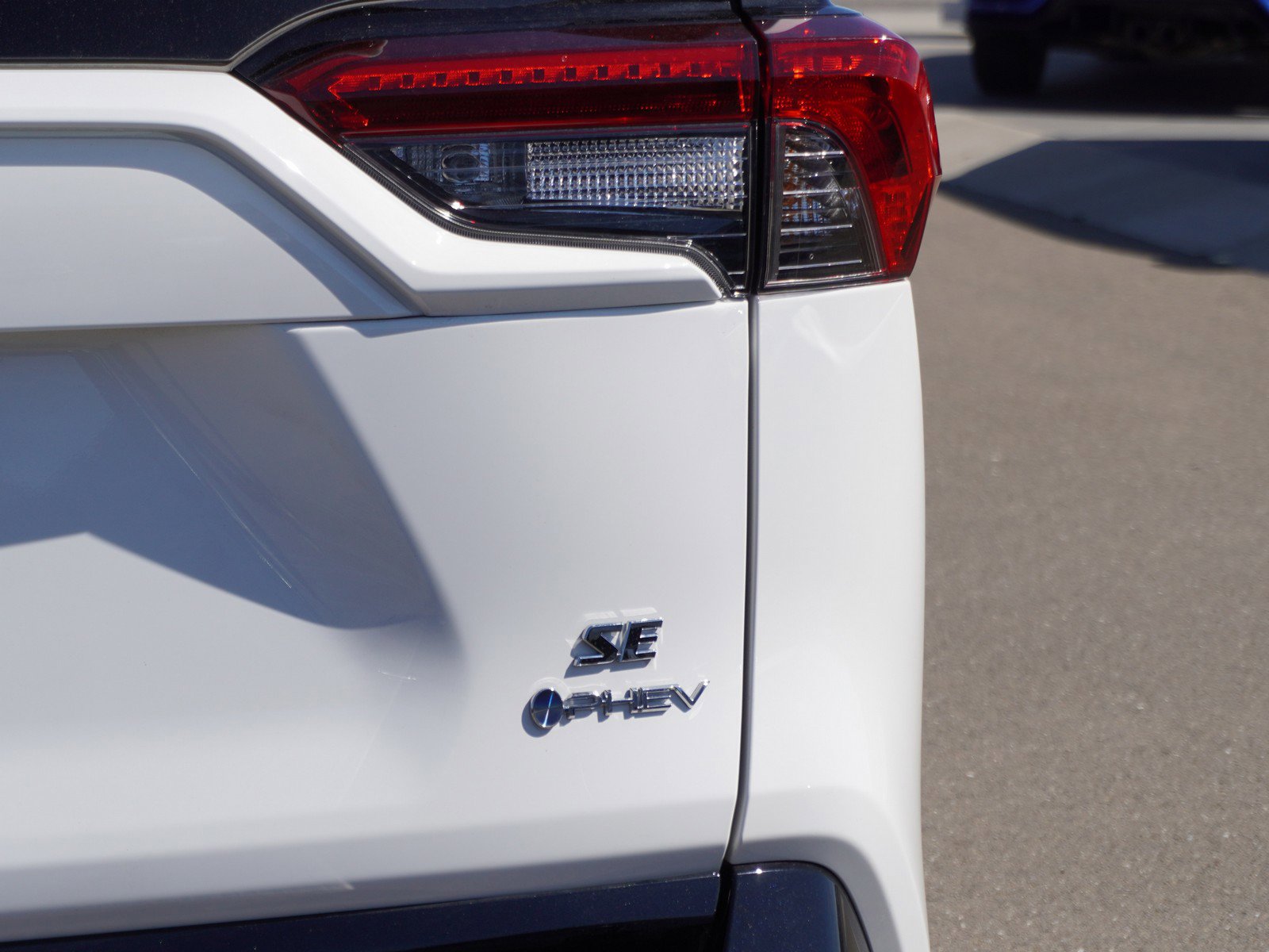 Used 2025 Toyota RAV4 SE image 11