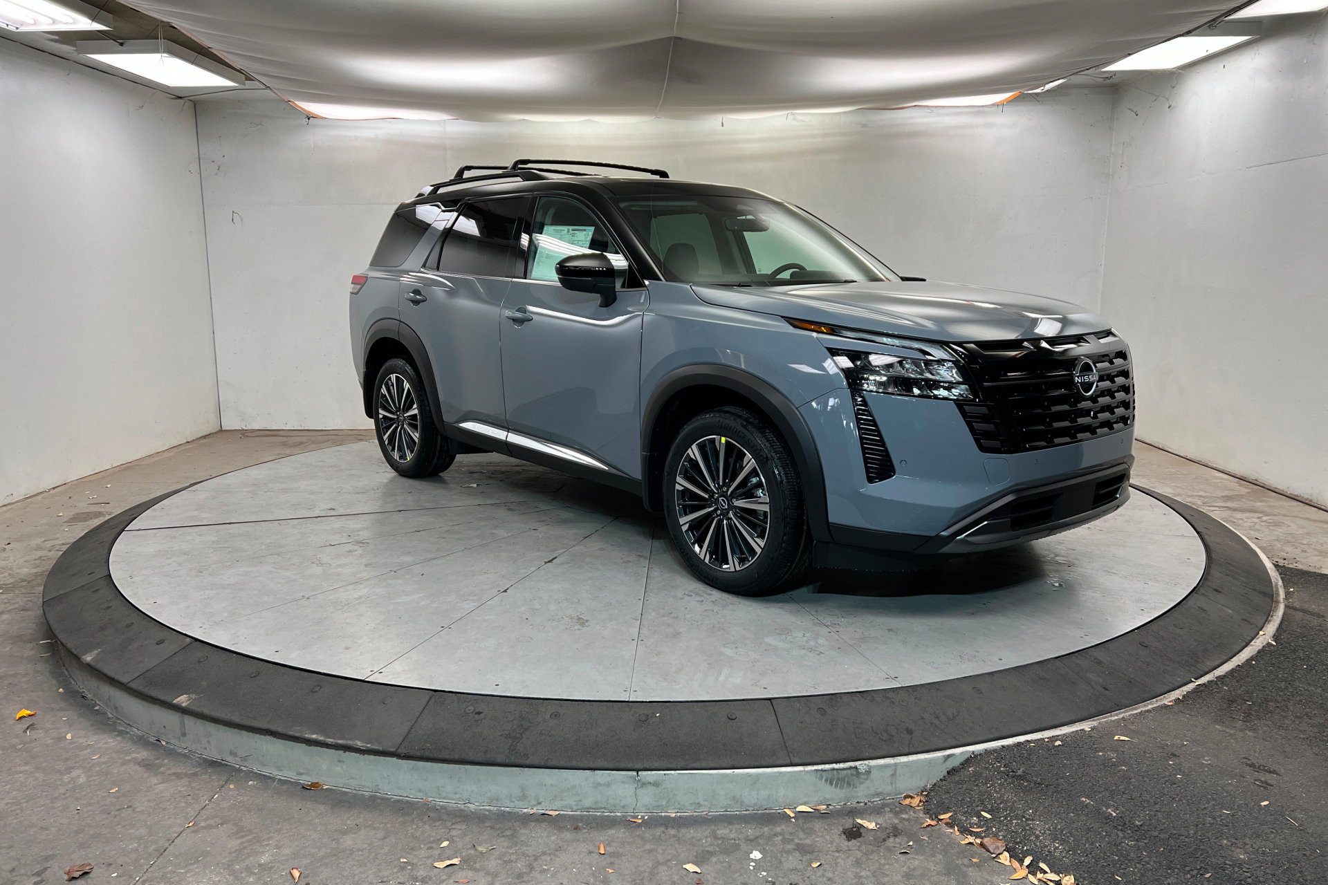 New 2026 Nissan Pathfinder Platinum image 7