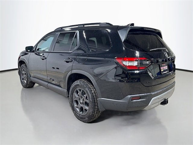 Used 2025 Honda Pilot TrailSport image 9