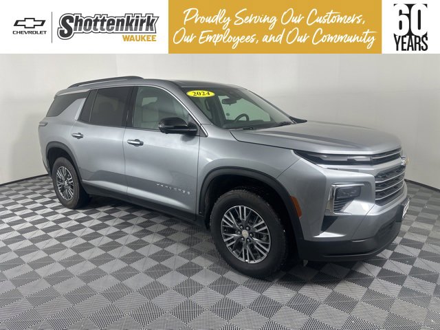 Used 2024 Chevrolet Traverse LT image 1