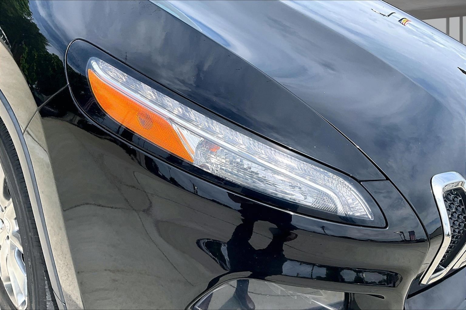 Used 2018 Jeep Cherokee Limited AWD/4WD image 29