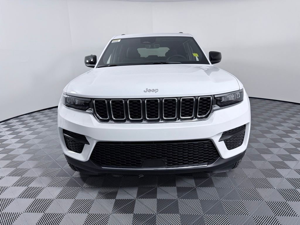 New 2025 Jeep Grand Cherokee Laredo X image 3