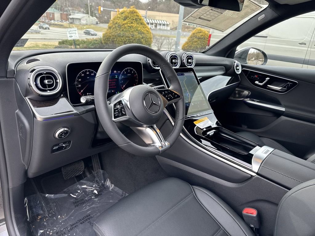 New 2025 Mercedes-Benz GLC 300 4MATIC image 12