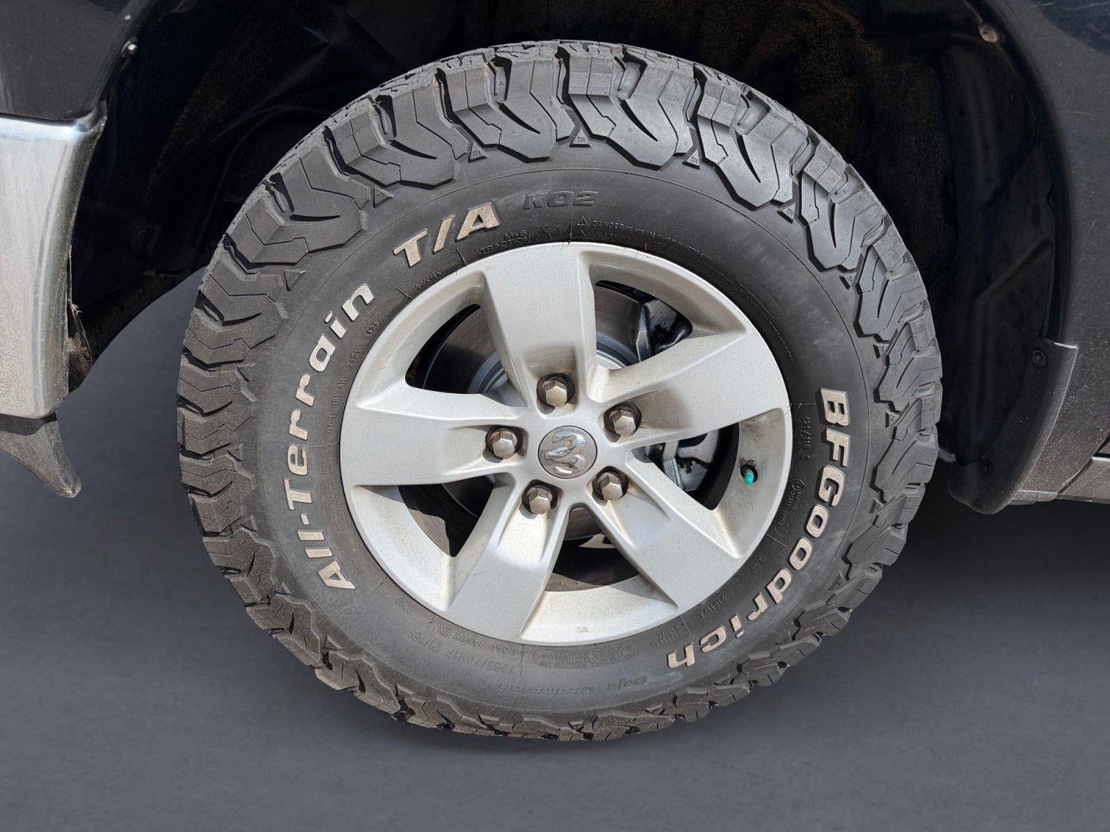 Used 2020 RAM 1500 Classic SLT AWD/4WD image 14