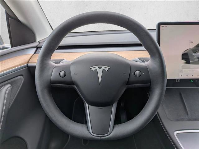 Used 2025 Tesla Model Y Long Range image 15