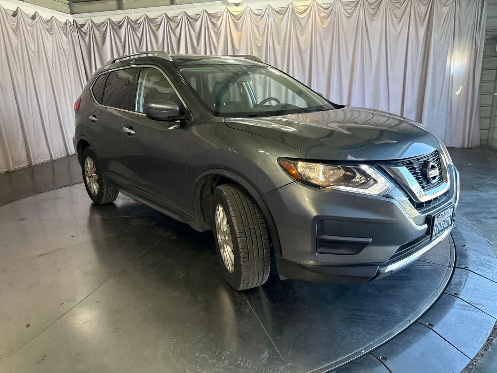Used 2017 Nissan Rogue SV FWD video 2