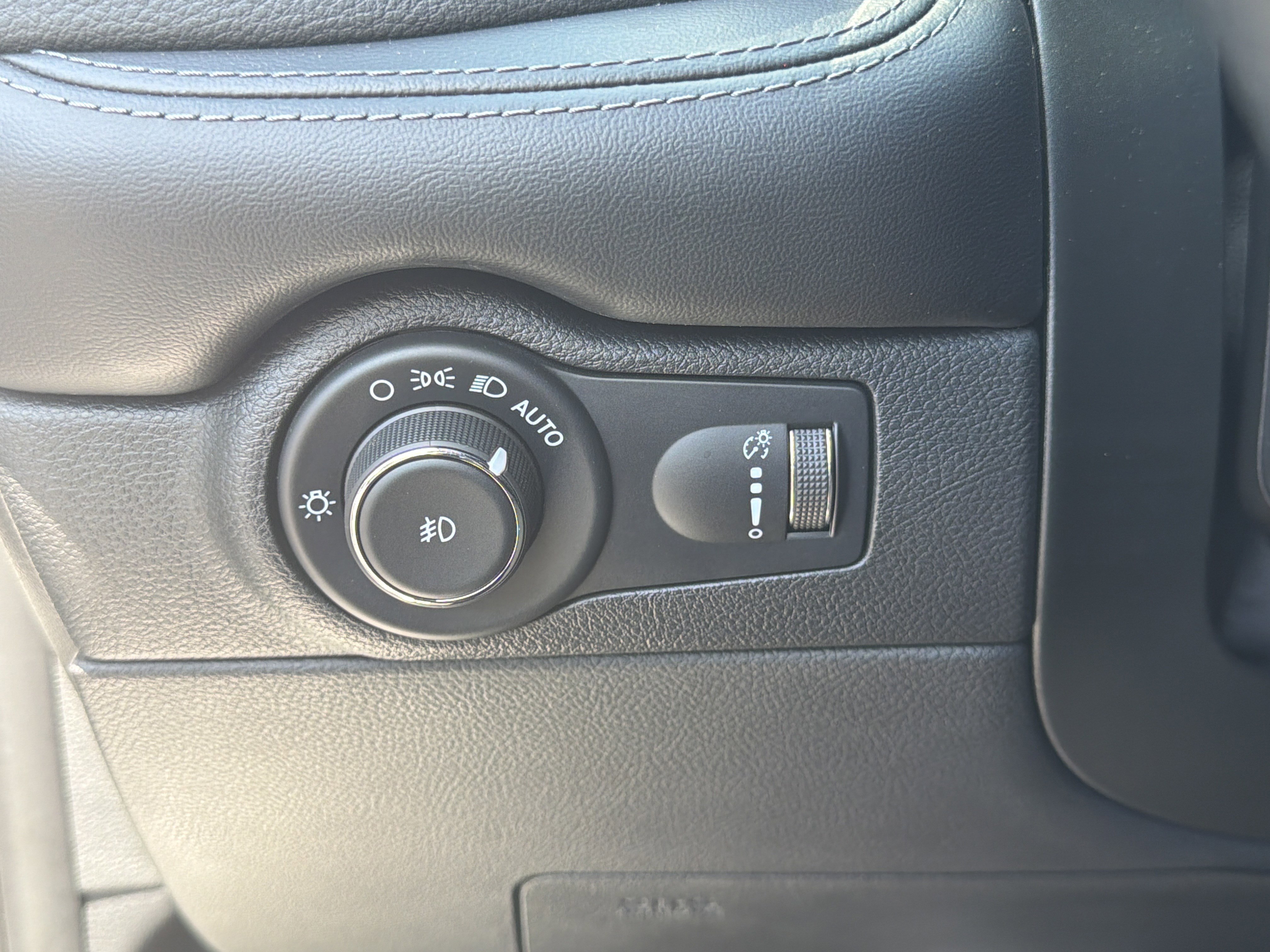 Used 2021 Dodge Durango GT w/ Blacktop Package RWD image 38
