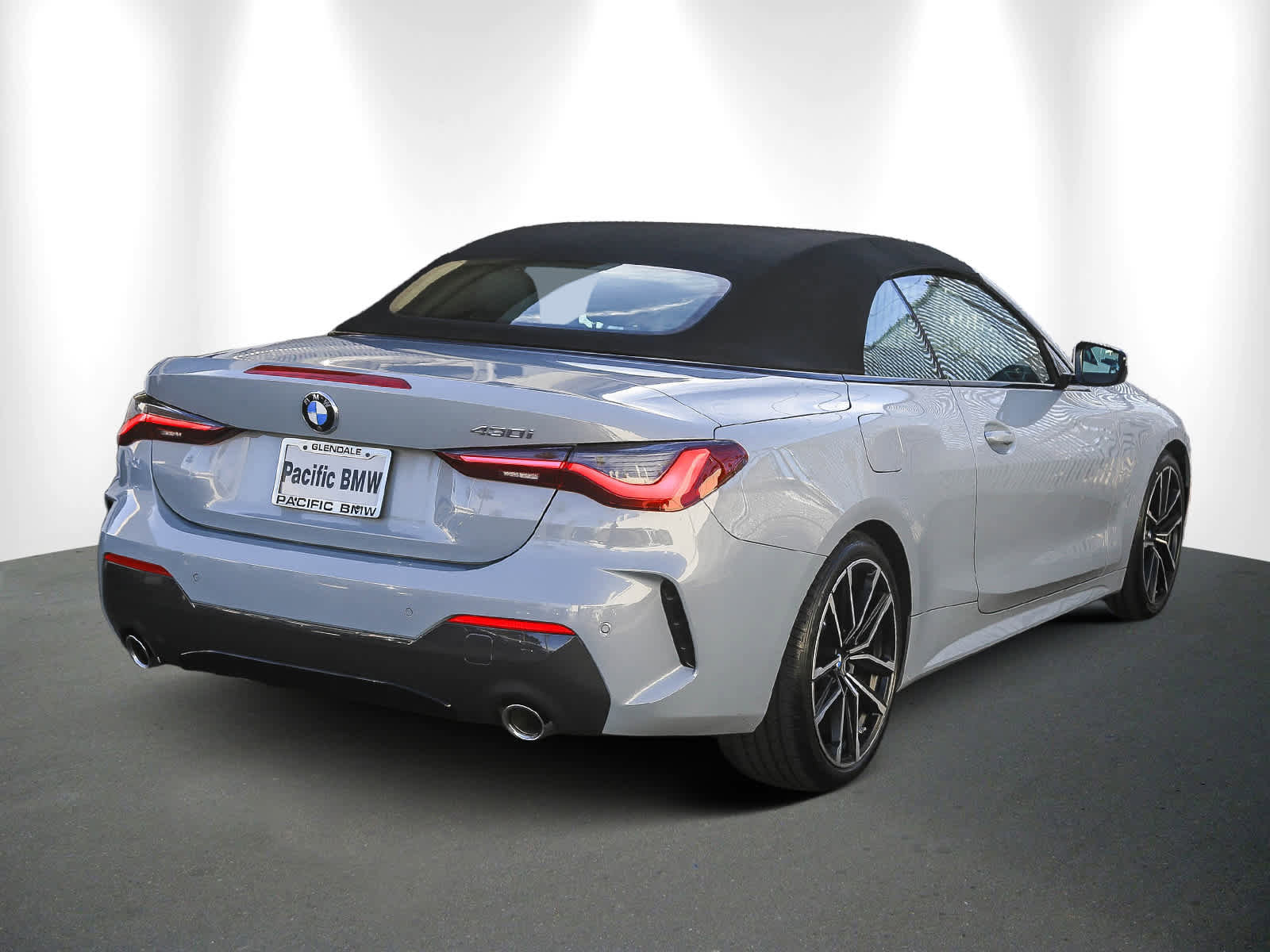 Certified 2023 BMW 430i Convertible w/ M Sport Package image 6