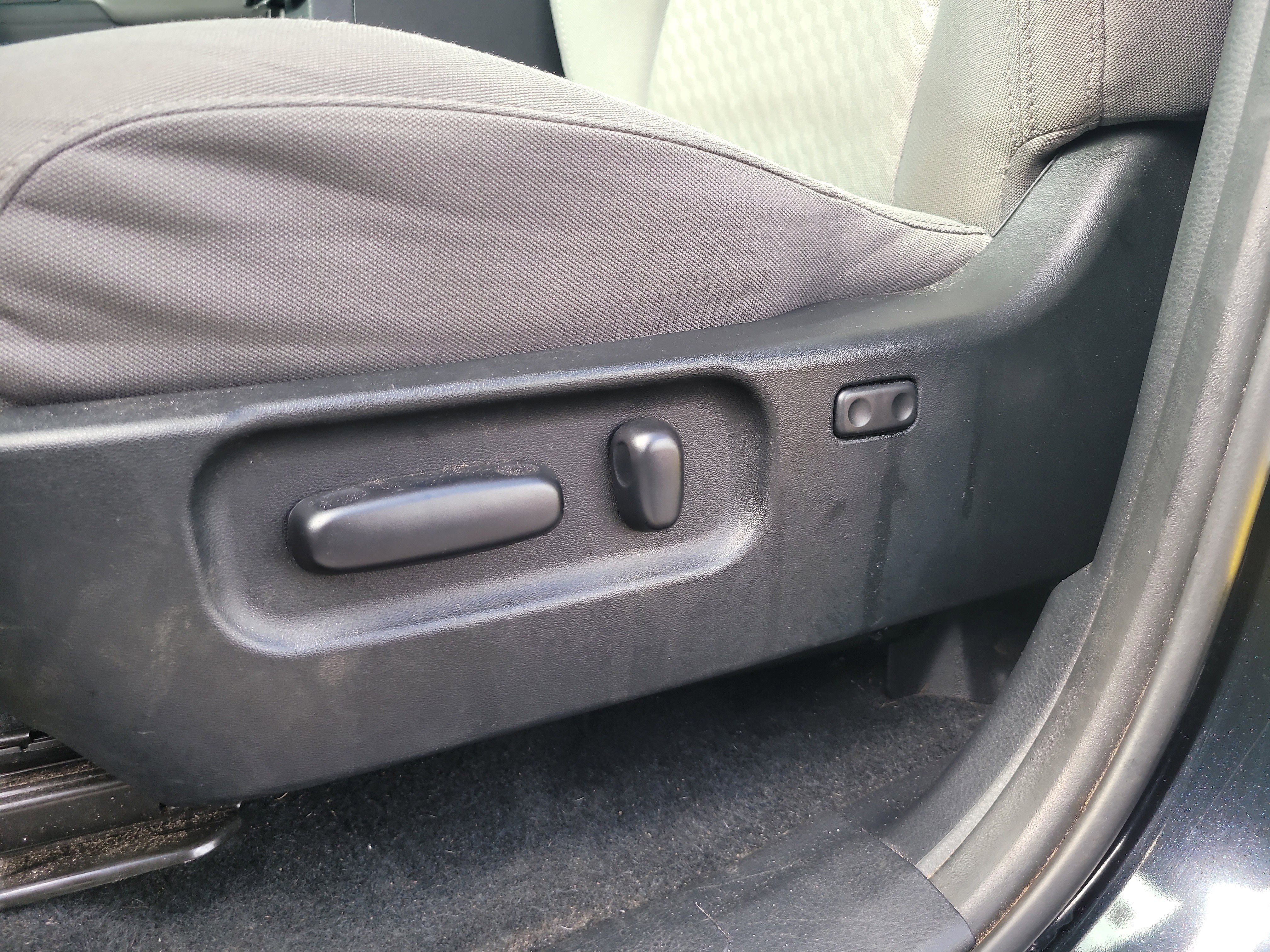Used 2021 Toyota Tacoma SR5 AWD/4WD image 18