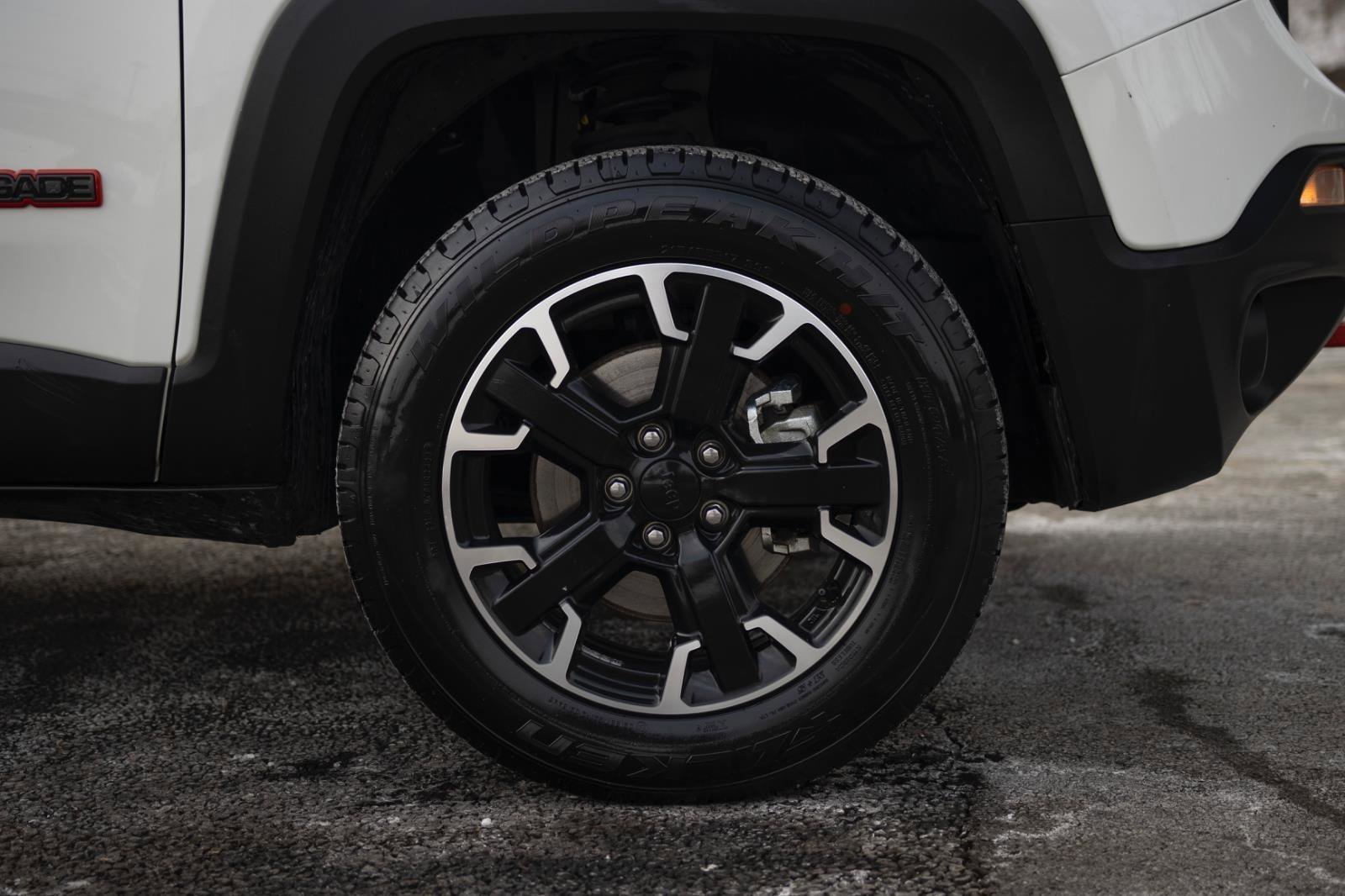 Used 2023 Jeep Renegade Trailhawk image 28