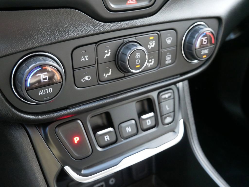 Used 2018 GMC Terrain Denali w/ Advanced Safety Package image 19