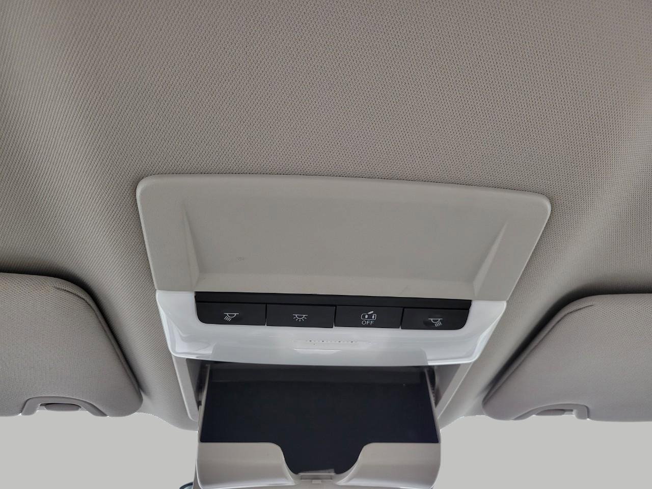 Used 2025 Nissan Altima 2.5 SV FWD image 19
