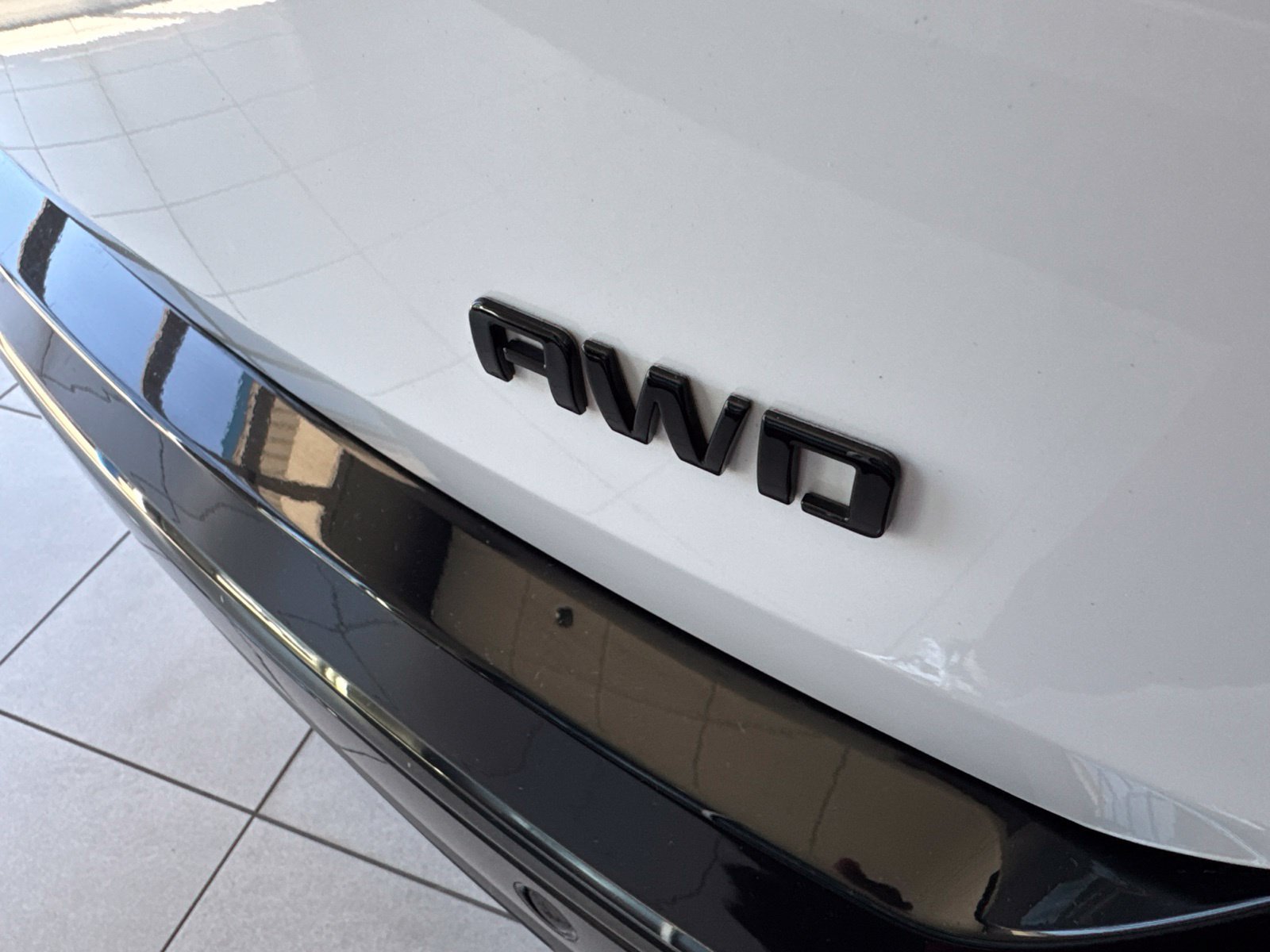 Used 2019 Chevrolet Traverse Premier w/ Redline Edition AWD/4WD image 12